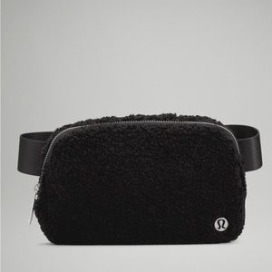 Lululemon Everywhere Fleece Belt Bag NWT